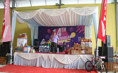 HUT ke-14 SMKN 1 Punggelan dilakukan di GOR baru