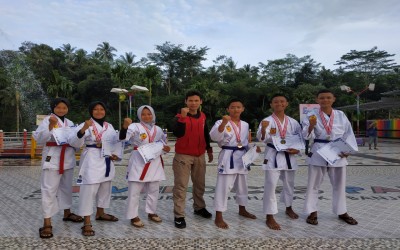 Ekstrakurikuler Karate di SMK Negeri 1 Punggelan