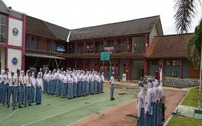 Intra atau Ekstra?