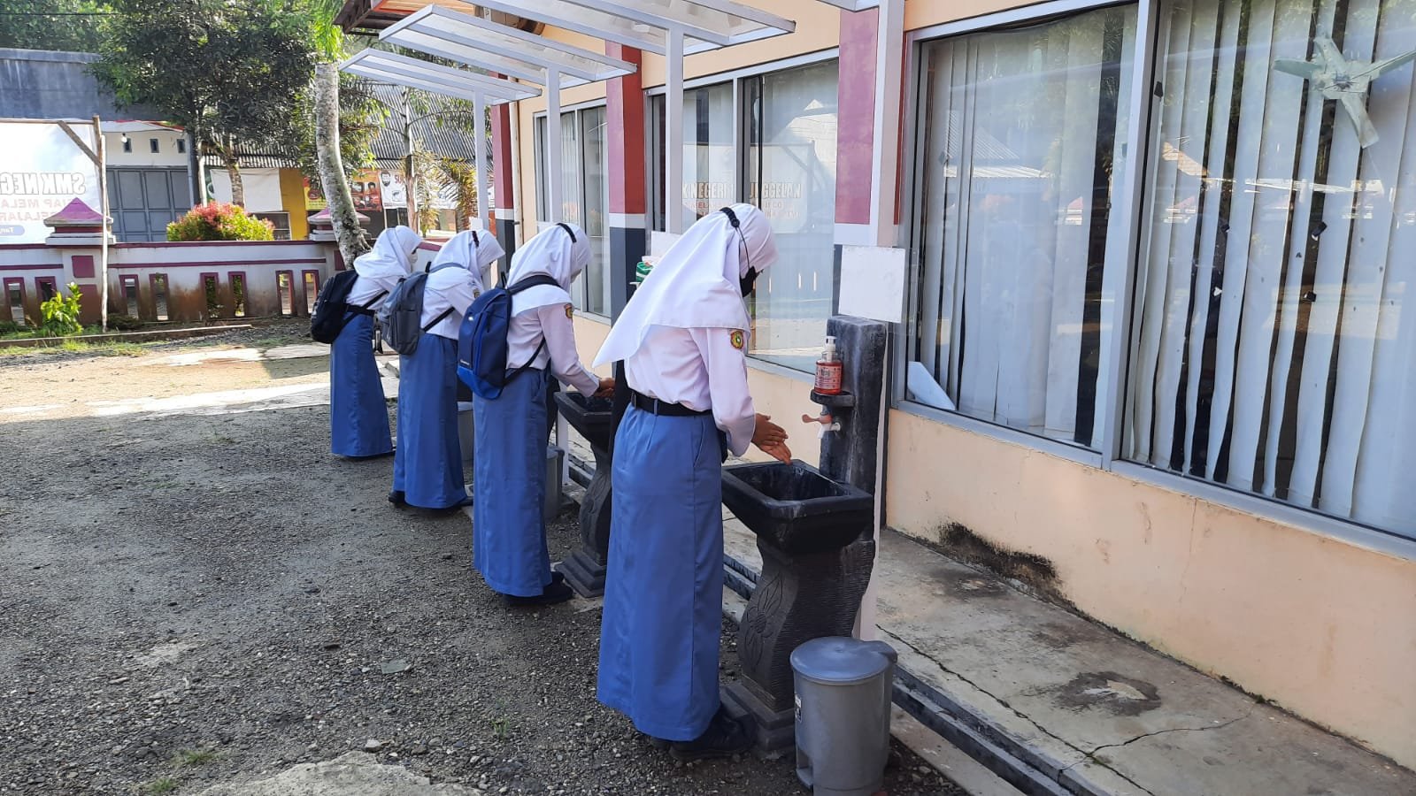 mencucitangansaatptmsmkn1punggelan.sch.id